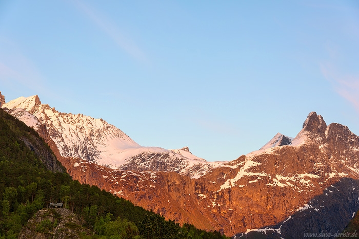 hut, alpenglow, mountains, sunset, forest, norway, 2015, photo