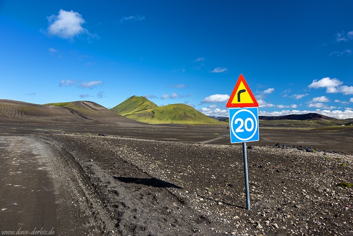 roadshot, dirt road, highlands, mountains, sign, volcanic, iceland, 2016, photo
